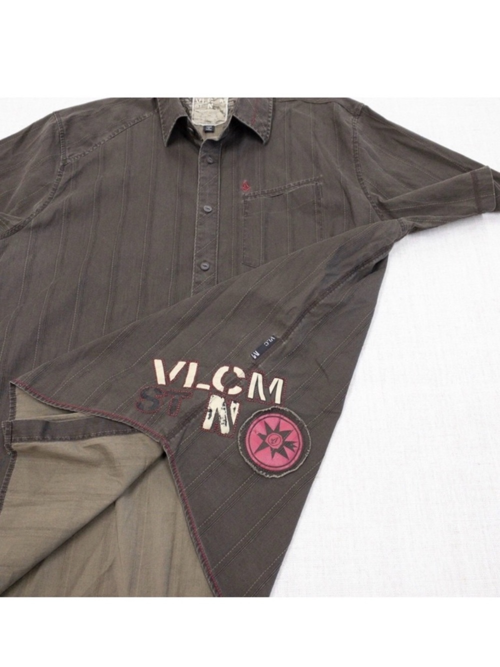 AFFLICTION ~ Men’s button up short sleeve distressed look shirt size L - Picture 1 of 9